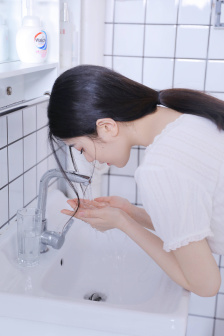 YSL蜜桃色蜜桃成熟时